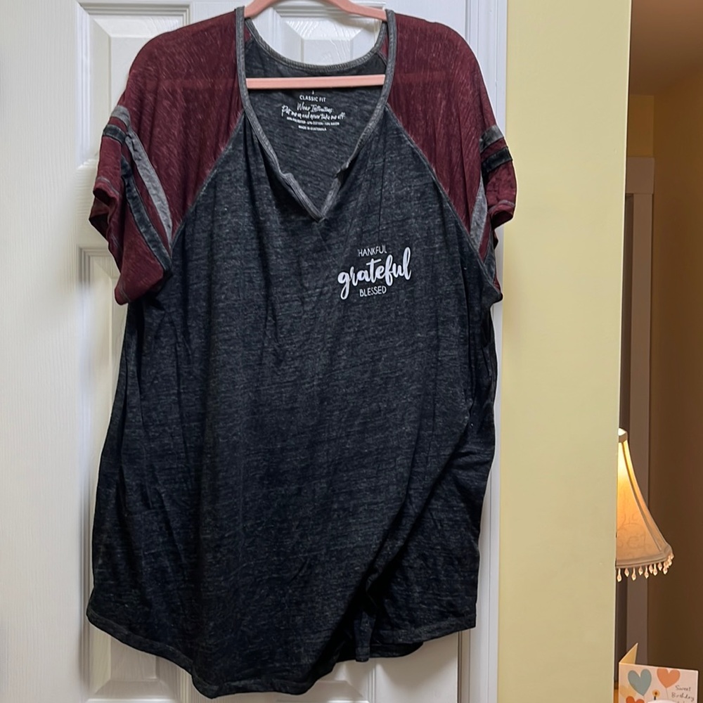 Torrid size 3 gray tee “Thankful, Grateful & Blessed